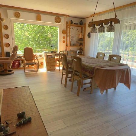 デュシエ Cosy House In Picturesque Juraヴィラ エクステリア 写真