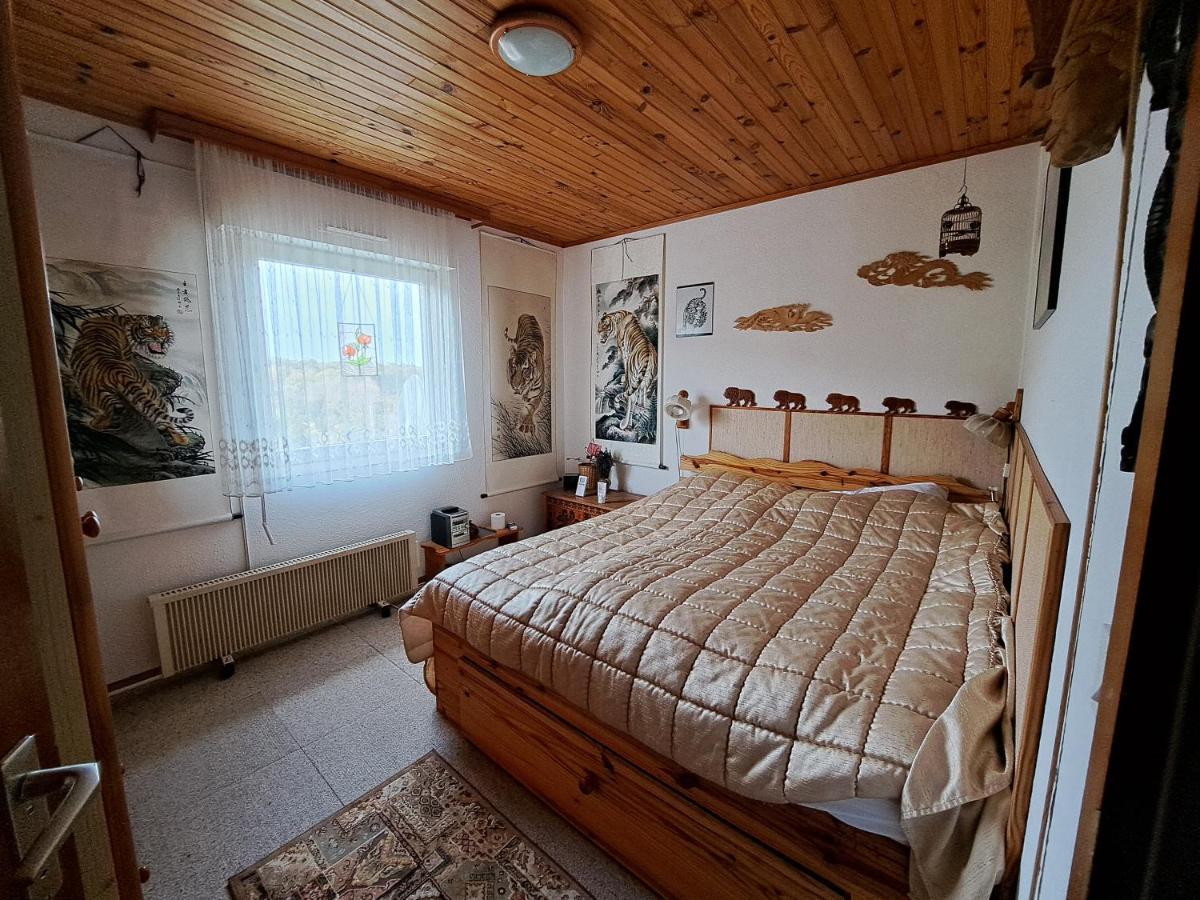 デュシエ Cosy House In Picturesque Juraヴィラ エクステリア 写真