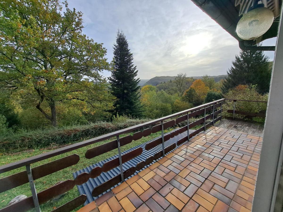 デュシエ Cosy House In Picturesque Juraヴィラ エクステリア 写真
