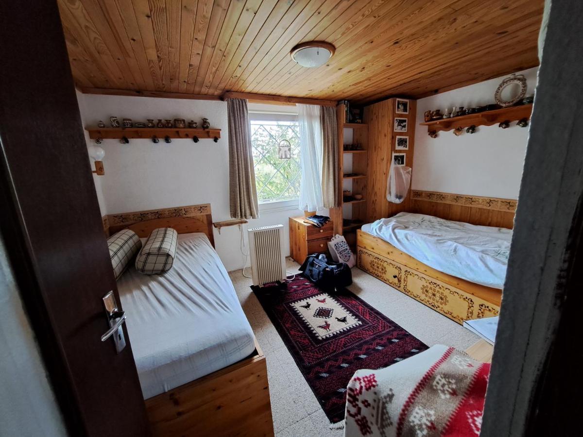 デュシエ Cosy House In Picturesque Juraヴィラ エクステリア 写真