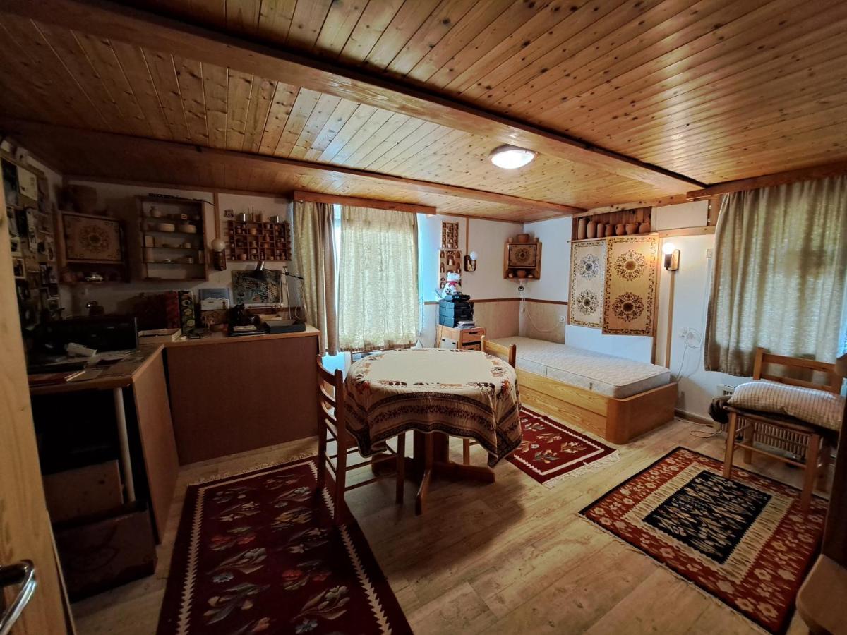 デュシエ Cosy House In Picturesque Juraヴィラ エクステリア 写真